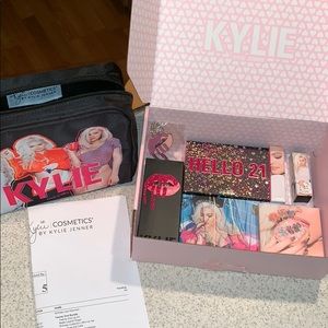 Kylie 21st birthday makeup bundle